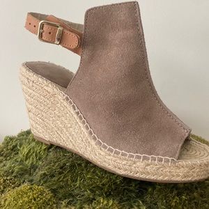 Suede leather wedge sandal